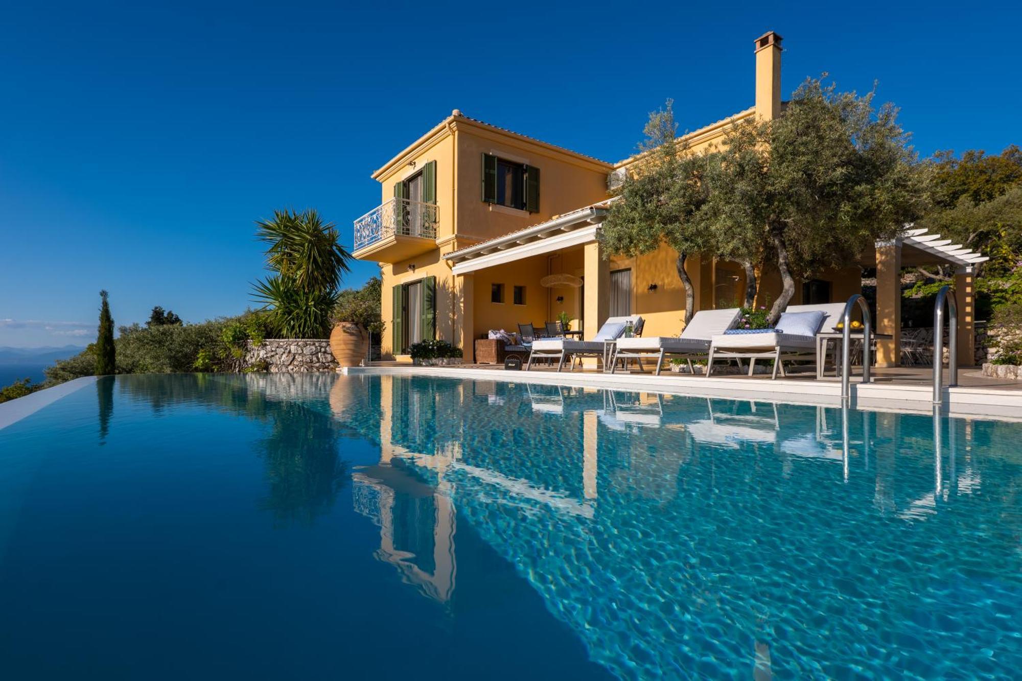 Artblue Villas Tsoukaladhes Exterior photo